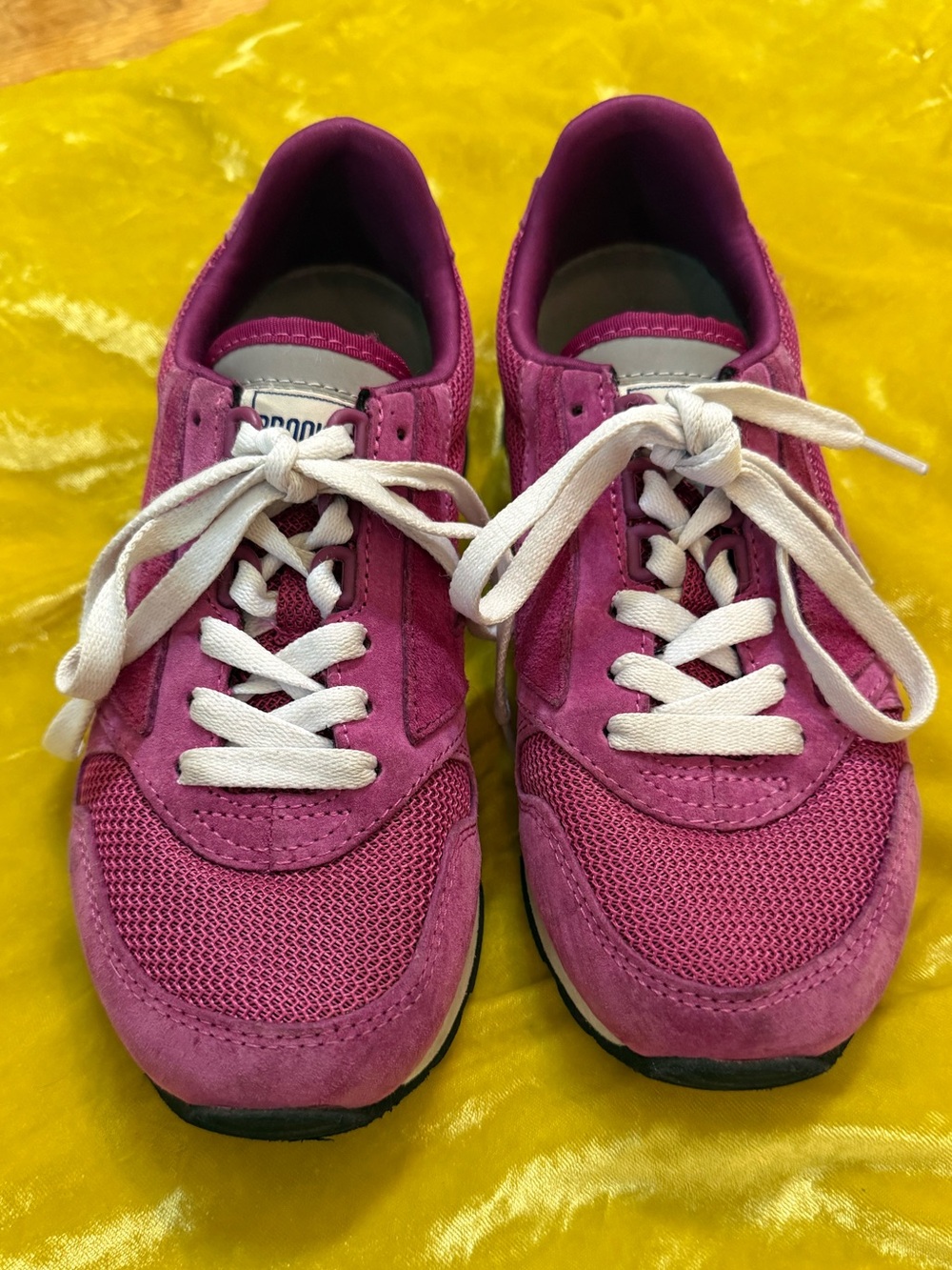 BROOKS- Pink Suede & Mesh.  Like new. 6.5